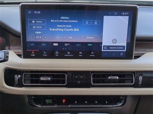 Used 2022 Lincoln Nautilus Reserve w/ Equipment Group 201A image 18