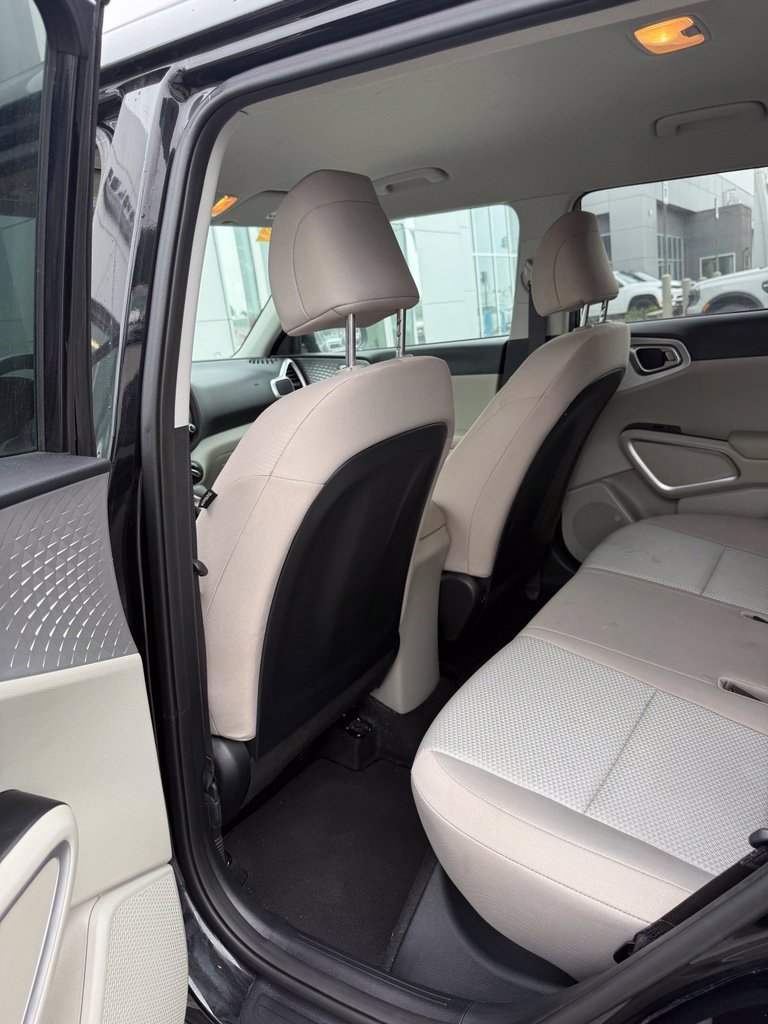 Used 2023 Kia Soul LX FWD image 11