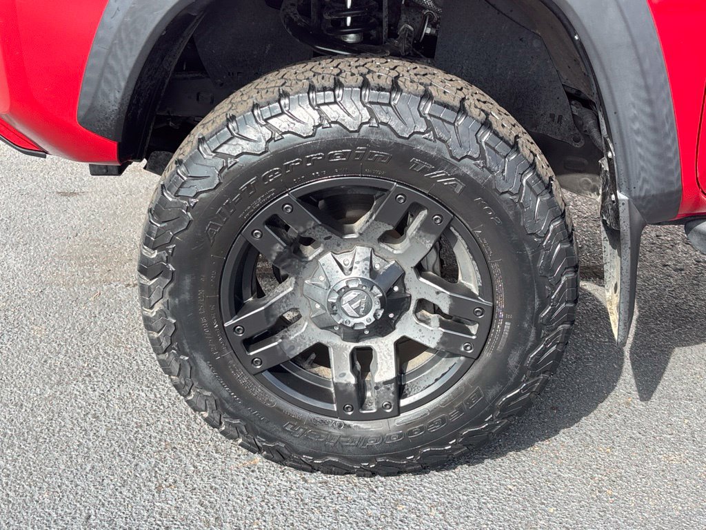 Used 2021 Toyota Tacoma TRD Off-Road AWD/4WD image 26