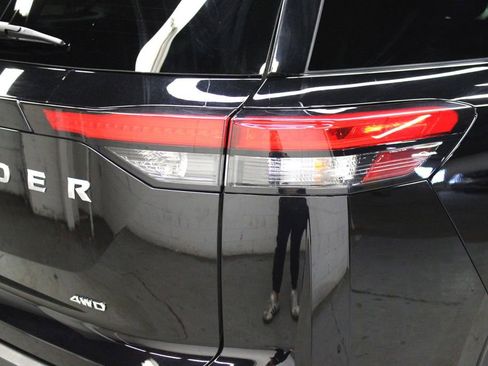 Used 2025 Nissan Pathfinder SV image 45