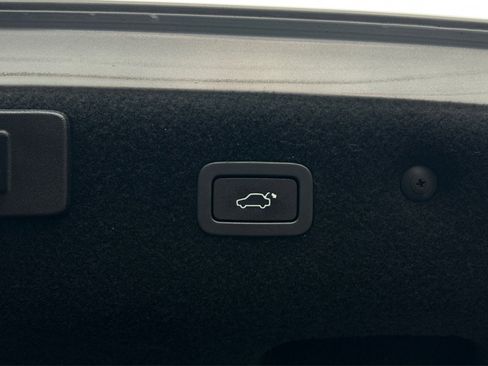 Used 2016 Jaguar XF Prestige image 49