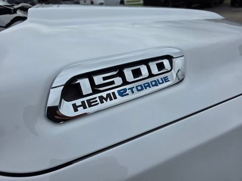 Used 2021 RAM 1500 Laramie AWD/4WD image 9