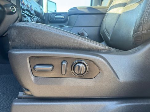 Used 2022 GMC Sierra 3500 Denali w/ Denali Ultimate Package image 15