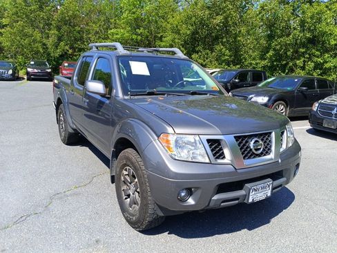 Used 2020 Nissan Frontier PRO-4X w/ Pro-4x Utility Package AWD/4WD image 1