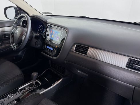 Used 2018 Mitsubishi Outlander SE image 28