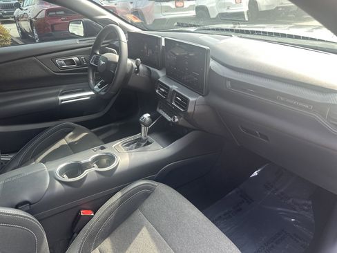 Used 2024 Ford Mustang Coupe image 22