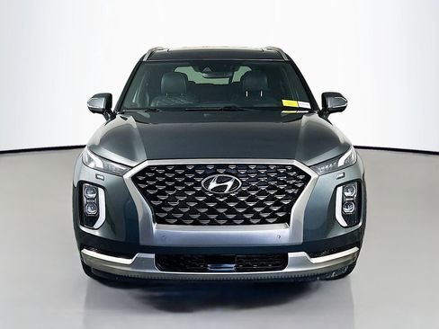 Used 2022 Hyundai Palisade Calligraphy w/ Winter Package image 2
