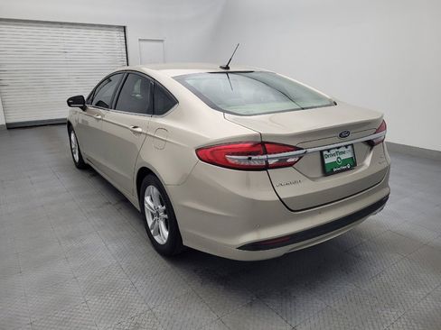 Used 2018 Ford Fusion SE w/ Fusion SE Technology Package FWD image 5