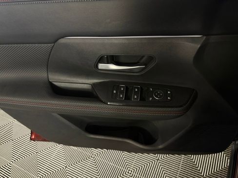 Used 2025 Nissan Kicks SR w/ Illumination Package FWD image 27