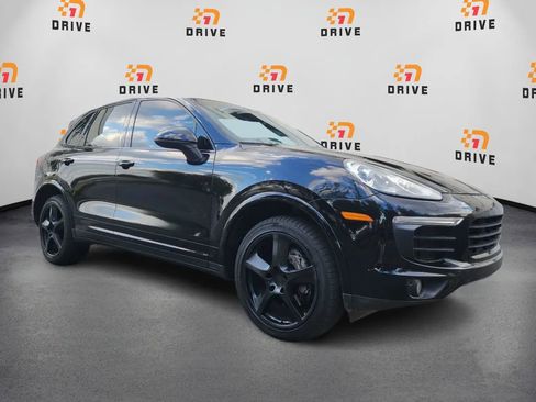 Used 2017 Porsche Cayenne Platinum Edition w/ Premium Package (PJV) image 3