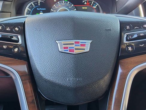Used 2017 Cadillac Escalade Luxury image 31