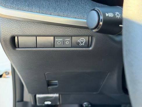 New 2026 Nissan Kicks SV w/ SV Premium Package FWD image 12