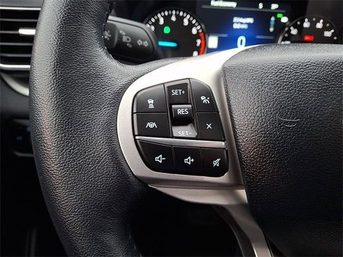 Used 2022 Ford Explorer XLT w/ Equipment Group 202A image 23