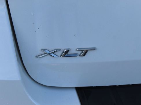 Used 2020 Ford Explorer XLT w/ Equipment Group 202A image 3