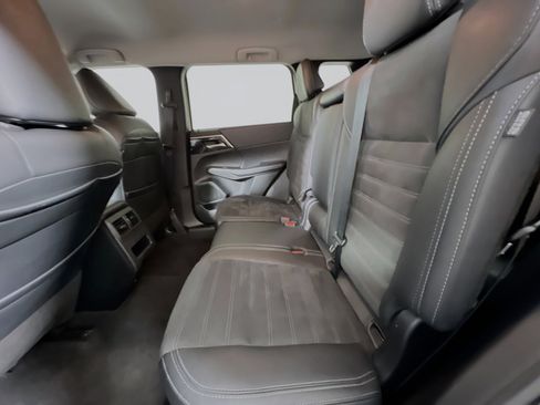 Used 2024 Mitsubishi Outlander SE image 29