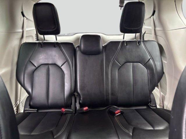Used 2024 Chrysler Pacifica Touring-L FWD image 35