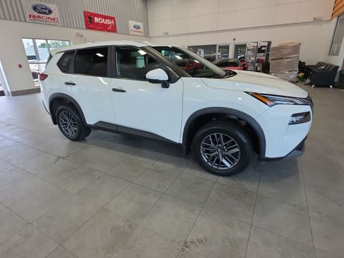 Used 2021 Nissan Rogue S FWD image 7