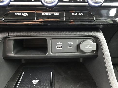 New 2025 Honda Pilot Touring image 31