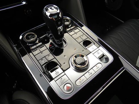 Used 2023 Bentley Flying Spur W12 image 16