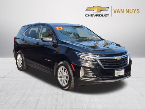 Used 2023 Chevrolet Equinox LT w/ Driver Convenience Package FWD image 3