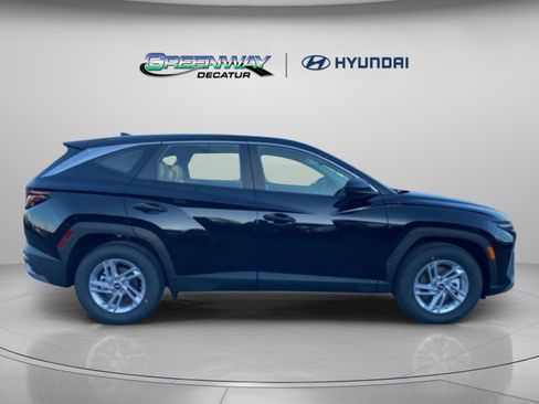 New 2026 Hyundai Tucson SE image 8