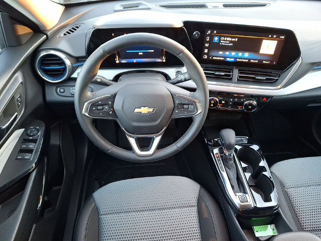 Certified 2025 Chevrolet Trax LT w/ Driver Confidence Package FWD image 19