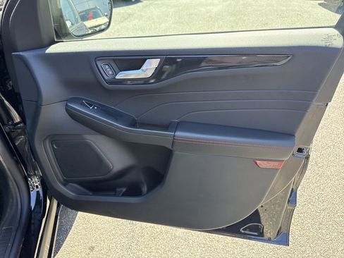 Used 2025 Ford Escape ST-Line w/ Cold Weather Package image 30
