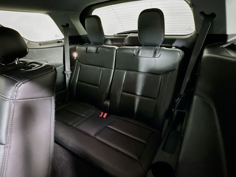 Used 2024 Ford Explorer XLT w/ Equipment Group 202A image 28