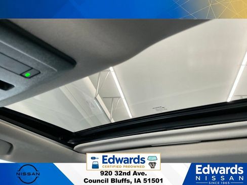 Used 2024 Nissan Altima 2.5 SL FWD image 32