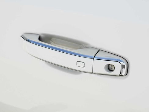 Used 2021 Chevrolet Tahoe Premier w/ Premium Package image 41