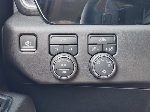 Used 2023 Chevrolet Silverado 1500 LT AWD/4WD image 22