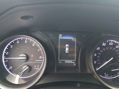 Used 2021 Toyota Camry SE image 5