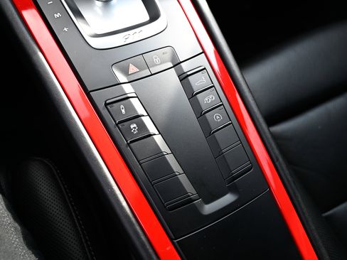 Used 2018 Porsche 911 Carrera S image 29