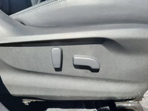 Used 2022 Subaru Forester Touring AWD/4WD image 31