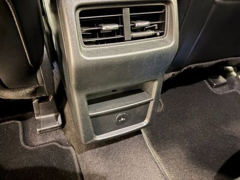 Used 2023 Ford Edge SEL image 15