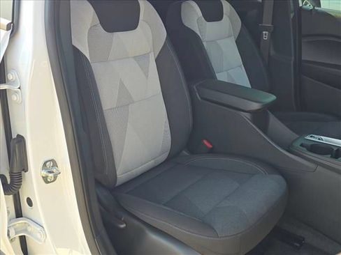 New 2026 Chevrolet Trax LS w/ LS Convenience Package FWD image 15
