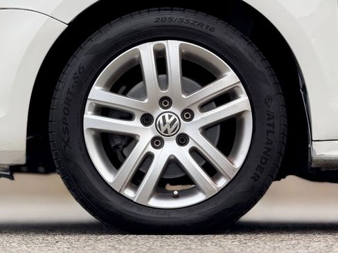 Used 2013 Volkswagen Jetta S image 28