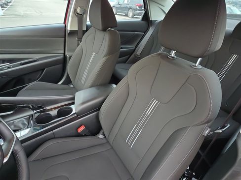 Used 2023 Hyundai Elantra SEL w/ Convenience Package image 13