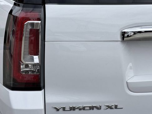 Used 2019 GMC Yukon XL Denali w/ Denali Ultimate Package AWD/4WD image 40