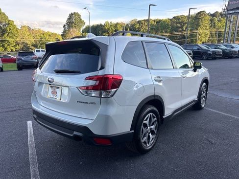Certified 2022 Subaru Forester Premium AWD/4WD image 3