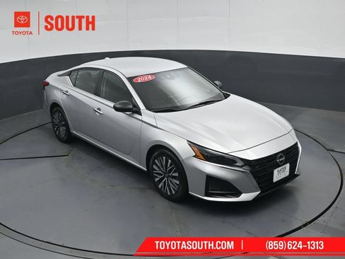 Used 2024 Nissan Altima 2.5 SV AWD/4WD image 43