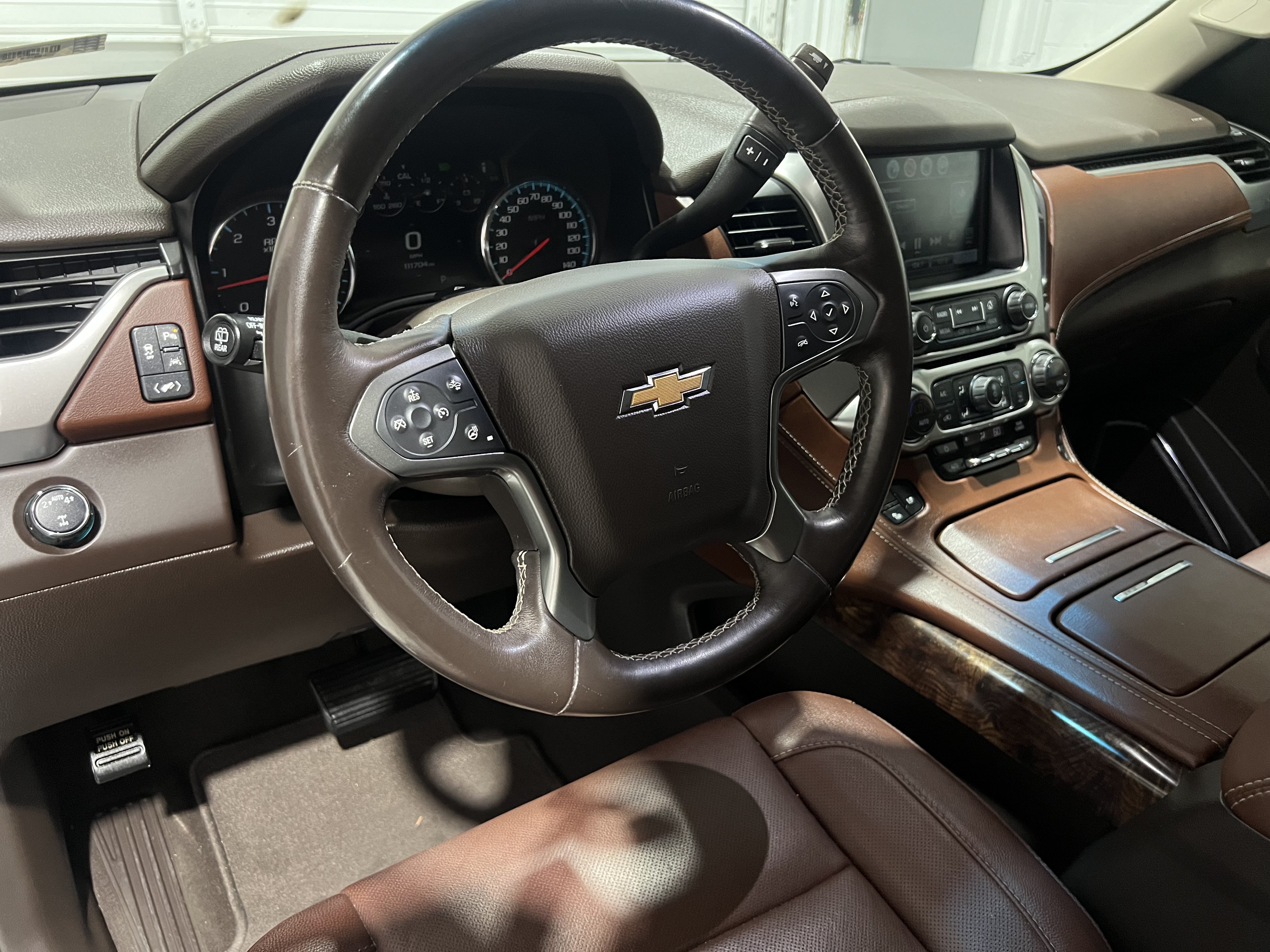 Used 2019 Chevrolet Suburban Premier AWD/4WD image 16