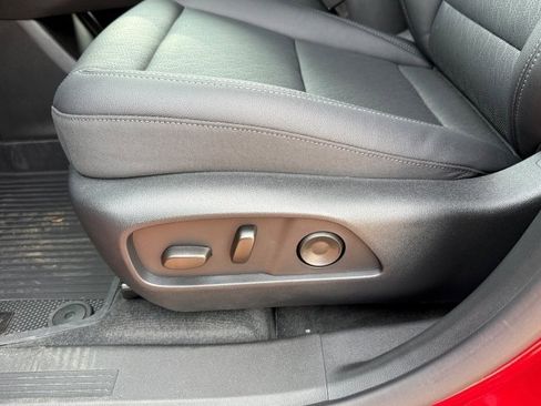 New 2026 Chevrolet Equinox LT w/ Convenience Package II image 11