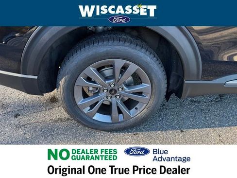 Certified 2022 Ford Explorer XLT w/ Equipment Group 202A image 28