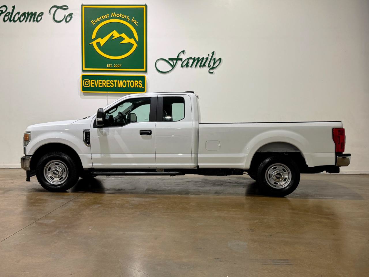 Used 2022 Ford F250 XL w/ Power Equipment Group RWD image 5
