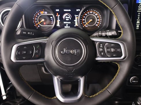 Used 2024 Jeep Wrangler Unlimited Sahara w/ Dual Top Group AWD/4WD image 3