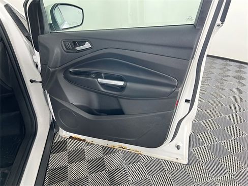 Used 2017 Ford Escape Titanium image 27