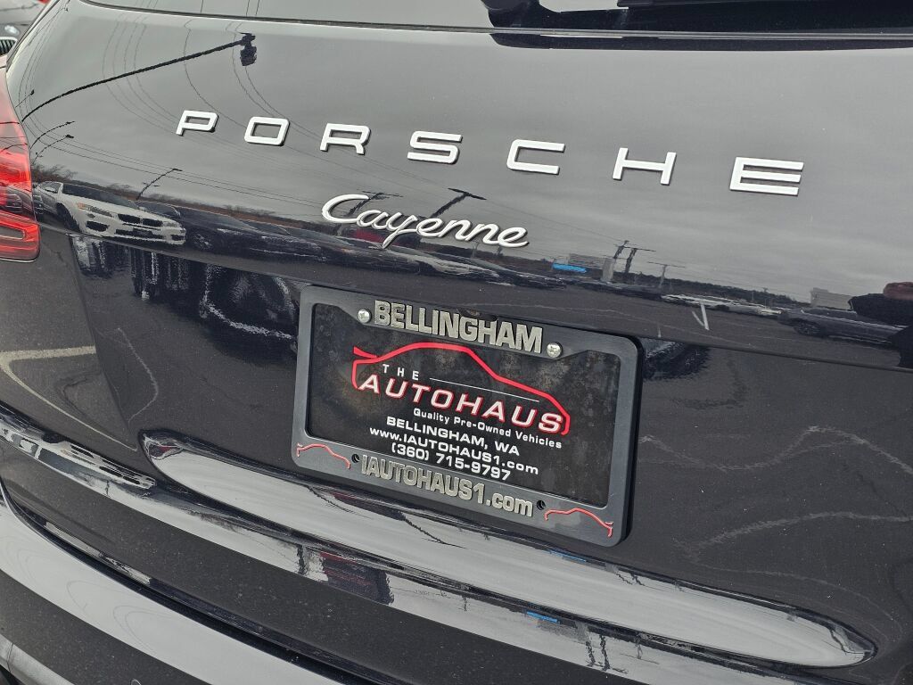 Used 2018 Porsche Cayenne Platinum Edition AWD/4WD image 14