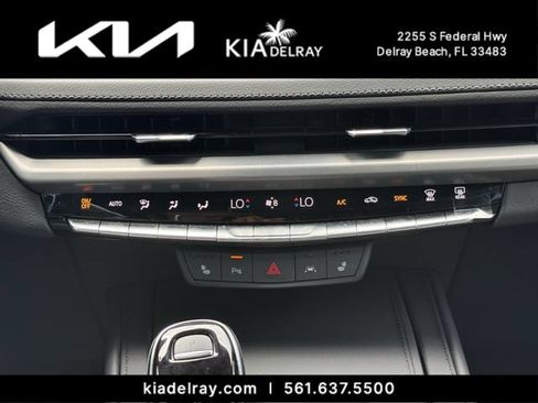 Used 2024 Cadillac XT4 Luxury w/ Cold Weather Package FWD image 22