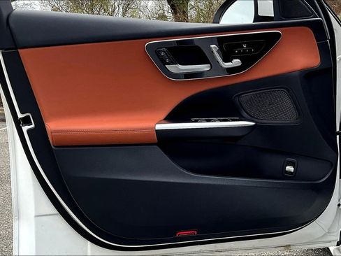 Used 2025 Mercedes-Benz C 300 4MATIC Sedan image 18